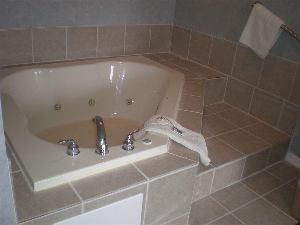 Village Inn & Suites - Smithville Экстерьер фото