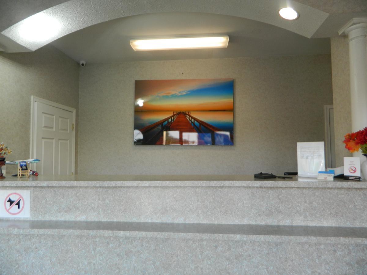 Village Inn & Suites - Smithville Экстерьер фото