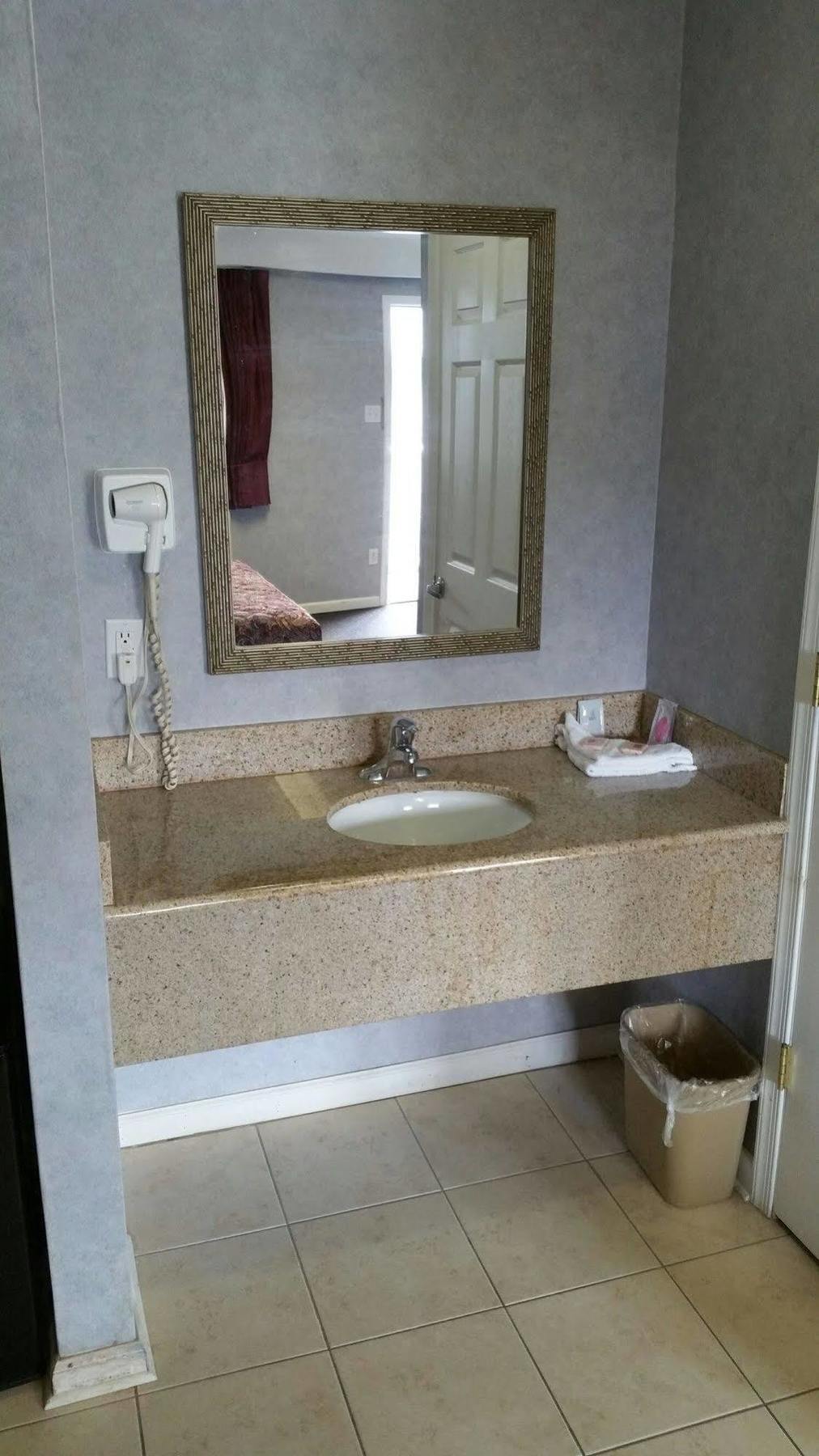 Village Inn & Suites - Smithville Экстерьер фото