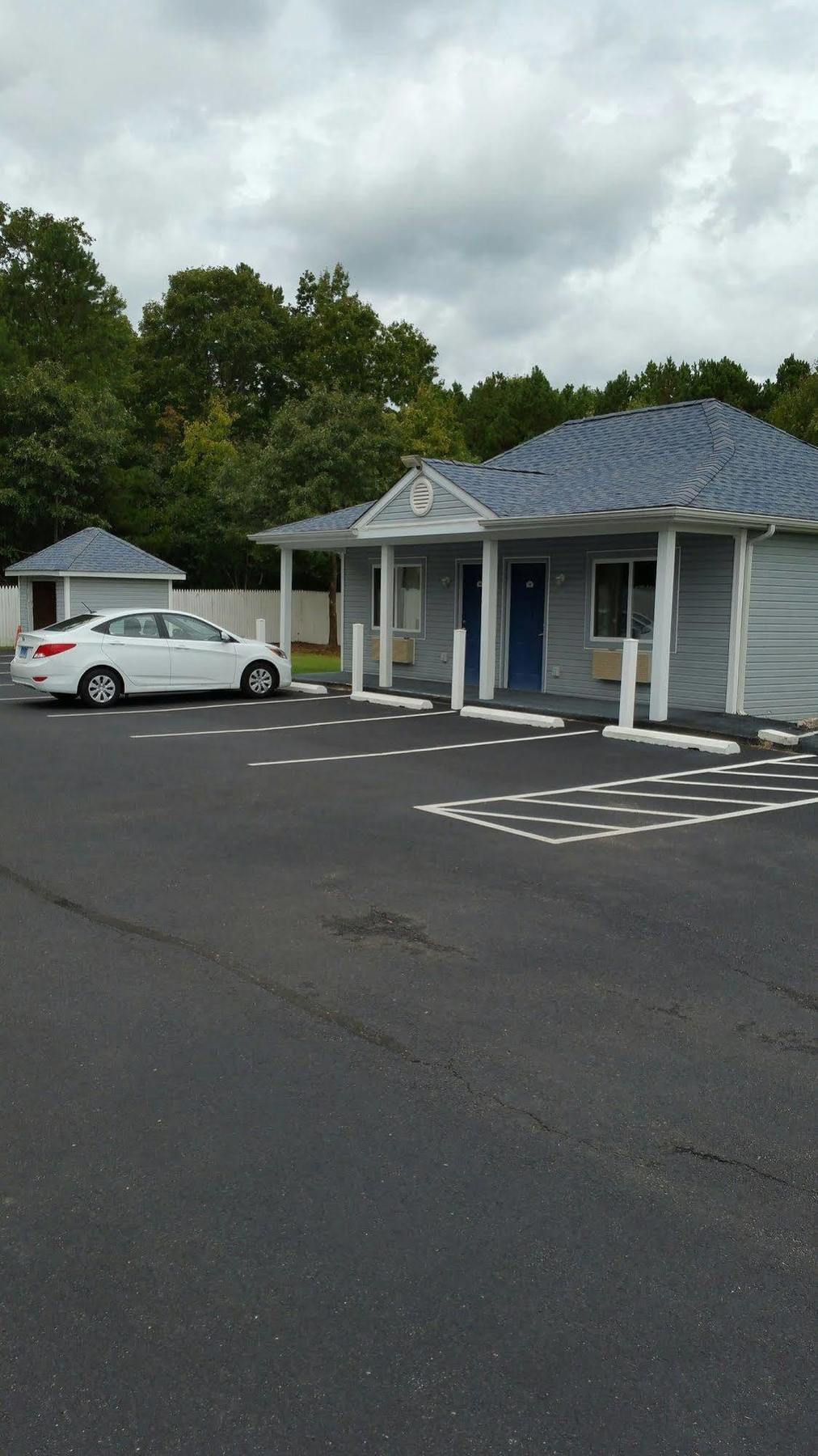 Village Inn & Suites - Smithville Экстерьер фото