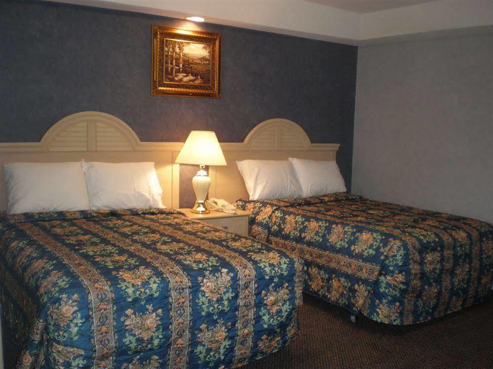 Village Inn & Suites - Smithville Экстерьер фото